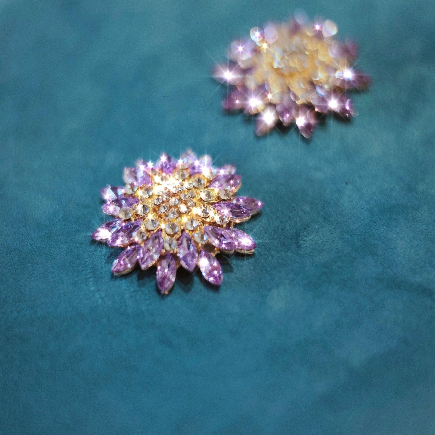 Bijoux de poitrine fleur mauve